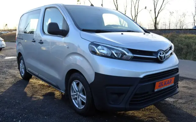 TOYOTA Proace 
