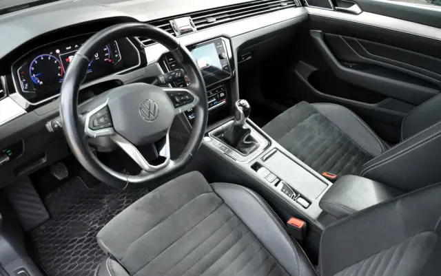 VOLKSWAGEN Passat 1.5 TSI EVO Elegance