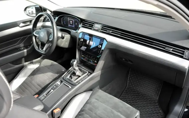 VOLKSWAGEN Passat 1.5 TSI EVO Elegance