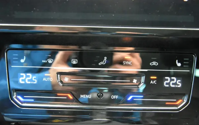 VOLKSWAGEN Passat 1.5 TSI EVO Elegance