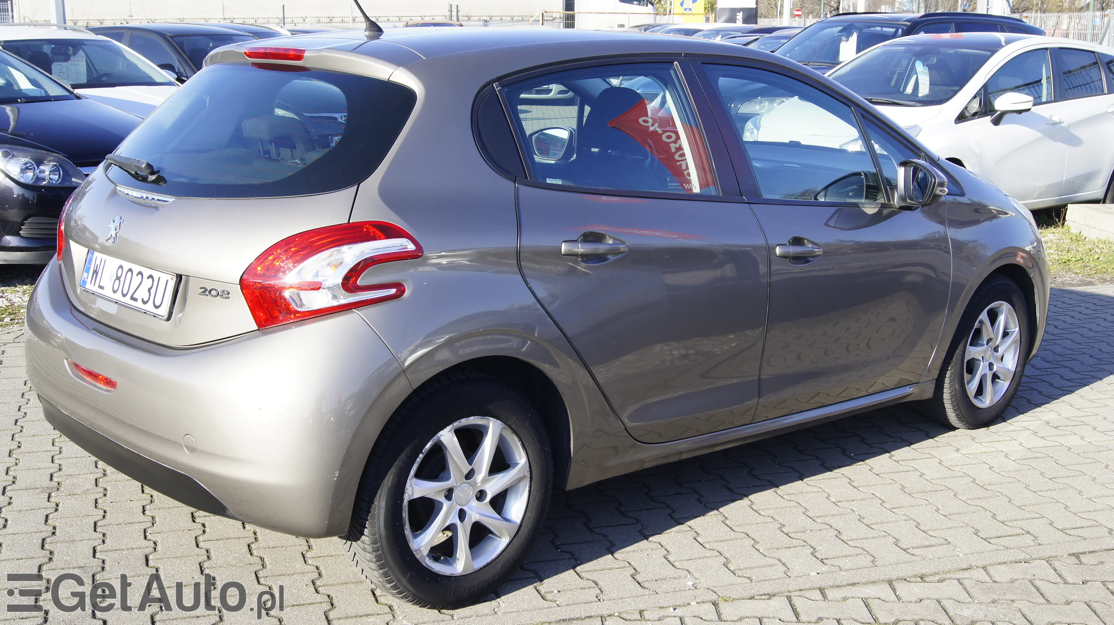 PEUGEOT 208 Allure