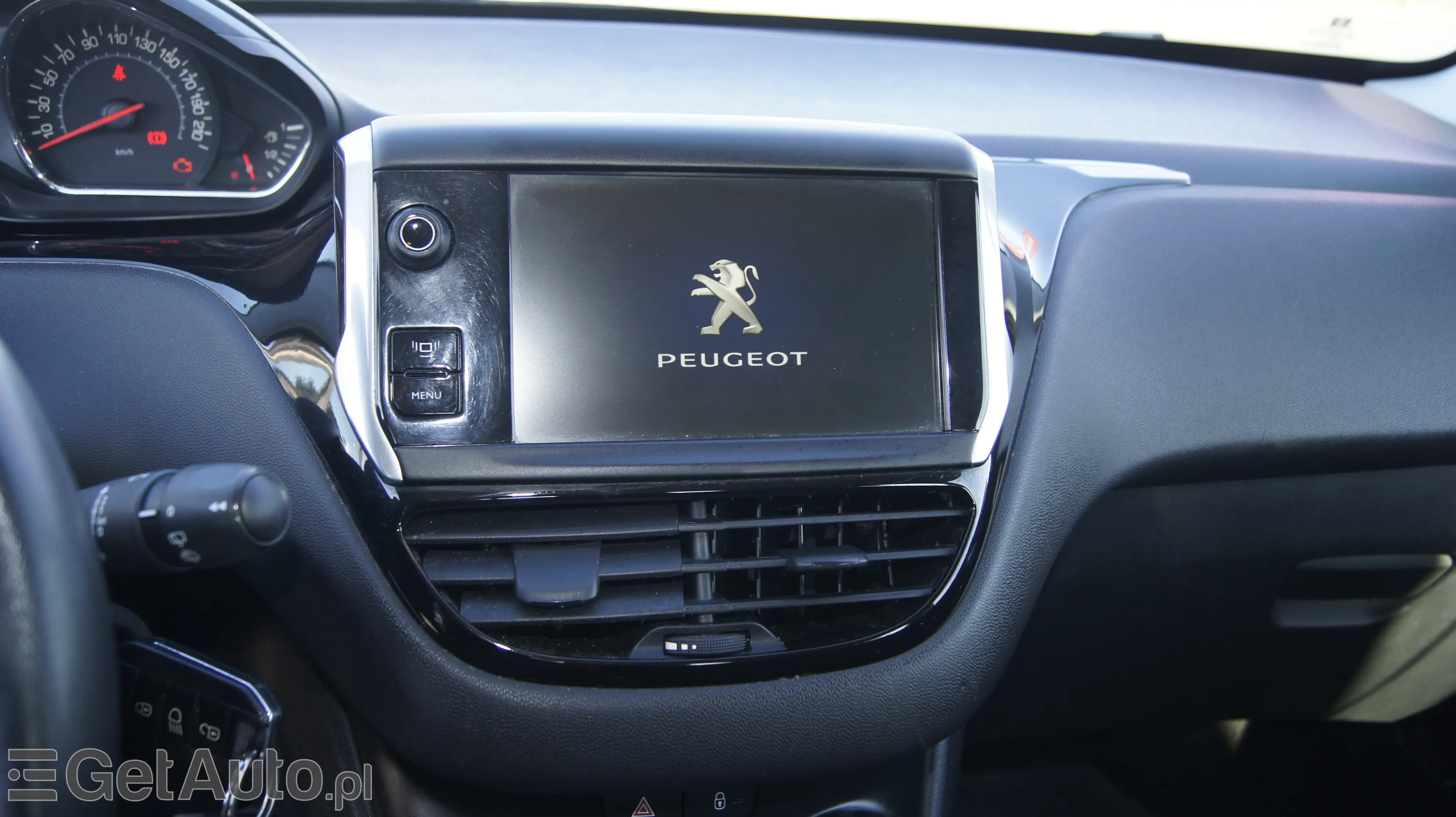 PEUGEOT 208 Allure