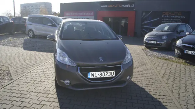 PEUGEOT 208 Allure