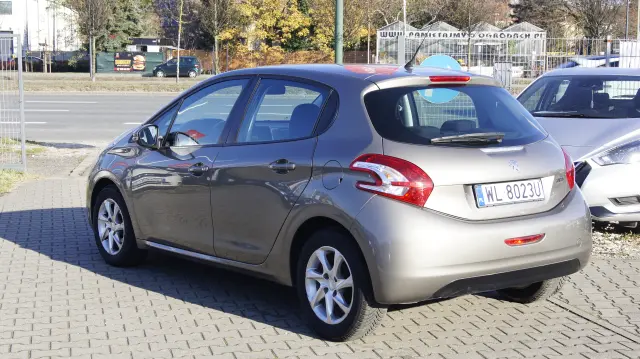PEUGEOT 208 Allure