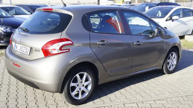 PEUGEOT 208 Allure