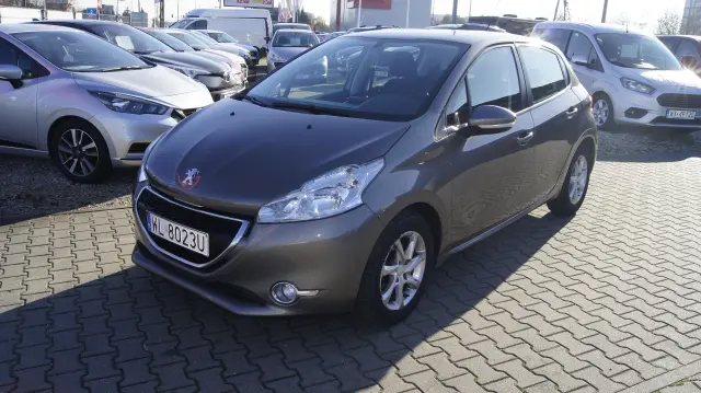 PEUGEOT 208 Allure