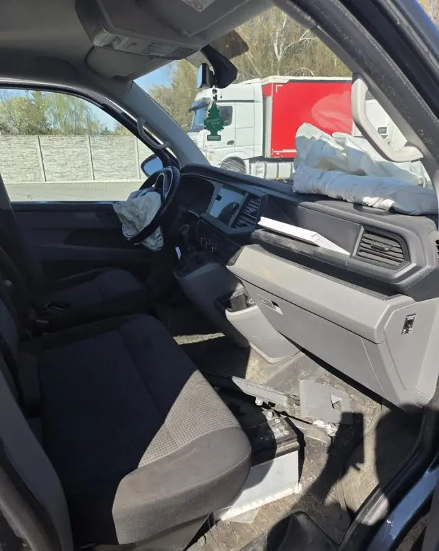 VOLKSWAGEN TRANSPORTER 2,0 TDI *DSG * NAVI * KAMERA 