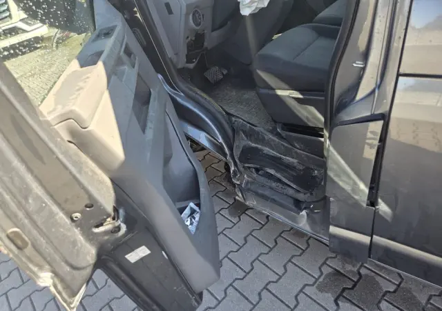 VOLKSWAGEN TRANSPORTER 2,0 TDI *DSG * NAVI * KAMERA 