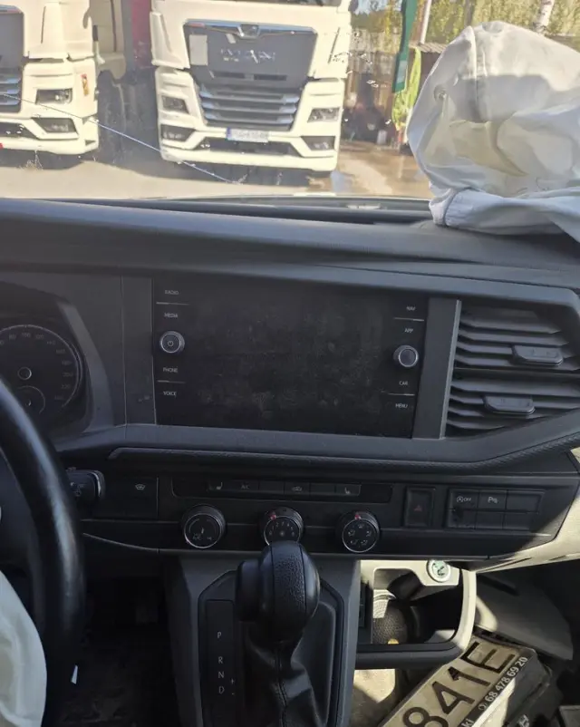 VOLKSWAGEN TRANSPORTER 2,0 TDI *DSG * NAVI * KAMERA 