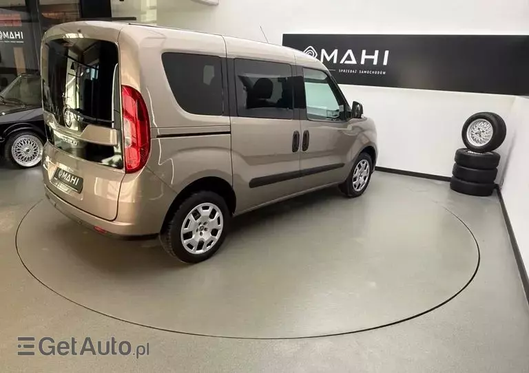 FIAT Doblo 1.4 16V Start&Stopp MyLife Family