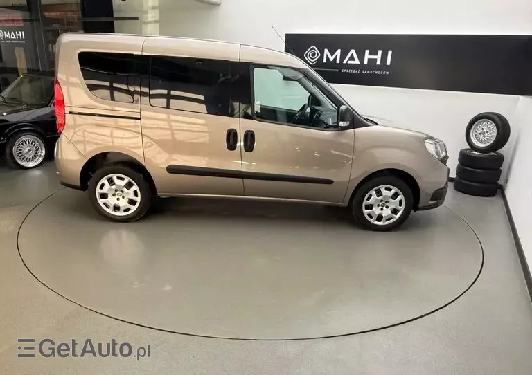 FIAT Doblo 1.4 16V Start&Stopp MyLife Family