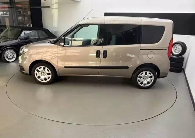 FIAT Doblo 1.4 16V Start&Stopp MyLife Family