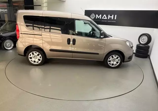 FIAT Doblo 1.4 16V Start&Stopp MyLife Family