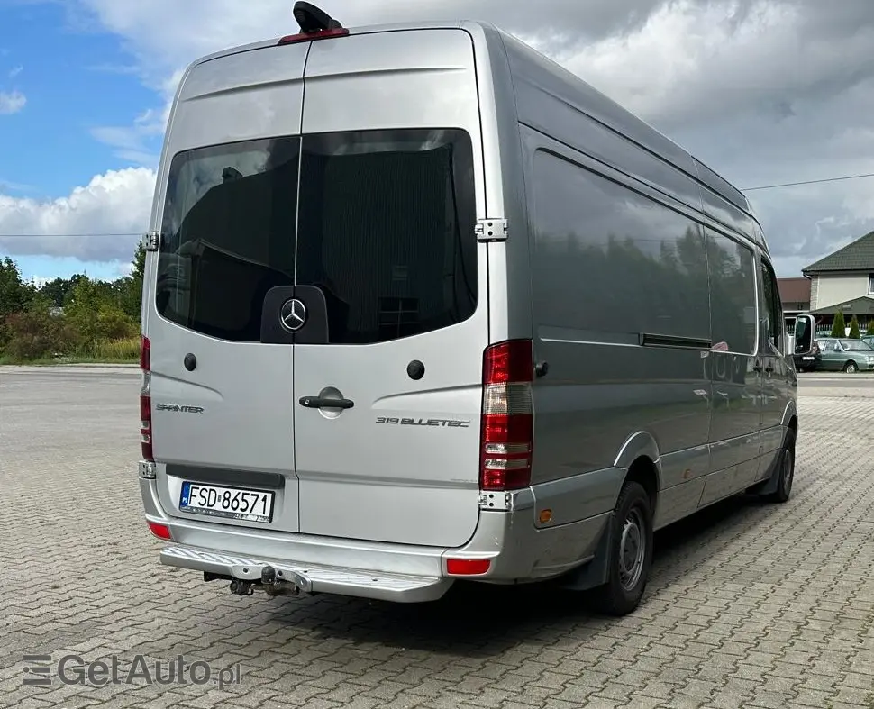 MERCEDES-BENZ Sprinter 319