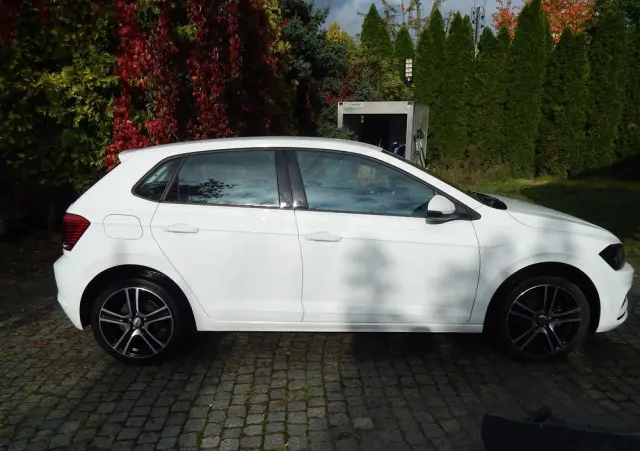 VOLKSWAGEN Polo 1.0 TSI Trendline