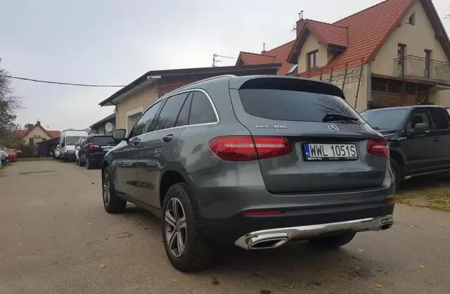 MERCEDES-BENZ GLC 