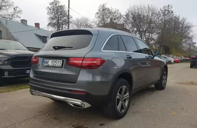 MERCEDES-BENZ GLC 