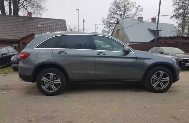 MERCEDES-BENZ GLC 