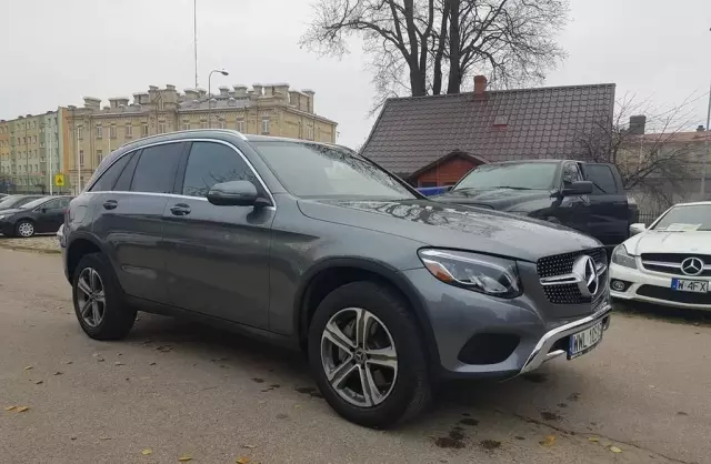 MERCEDES-BENZ GLC 