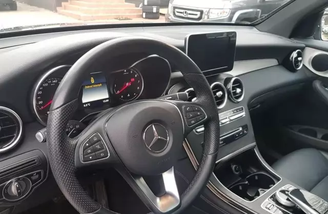 MERCEDES-BENZ GLC 