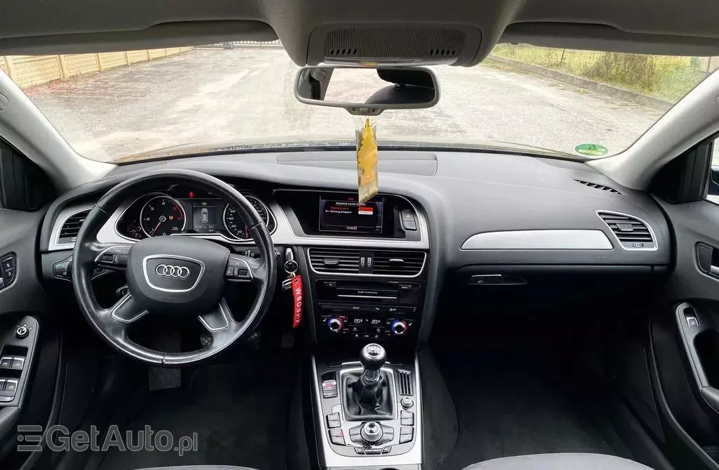 AUDI A4 