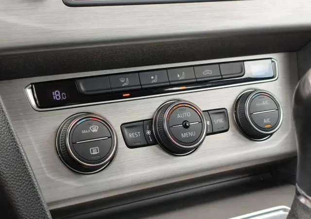 VOLKSWAGEN Passat 1.6 TDI BMT City