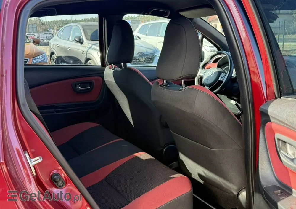 TOYOTA Yaris 