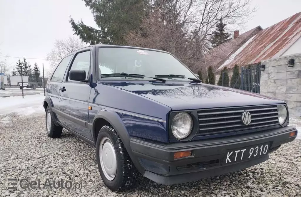 VOLKSWAGEN Golf 