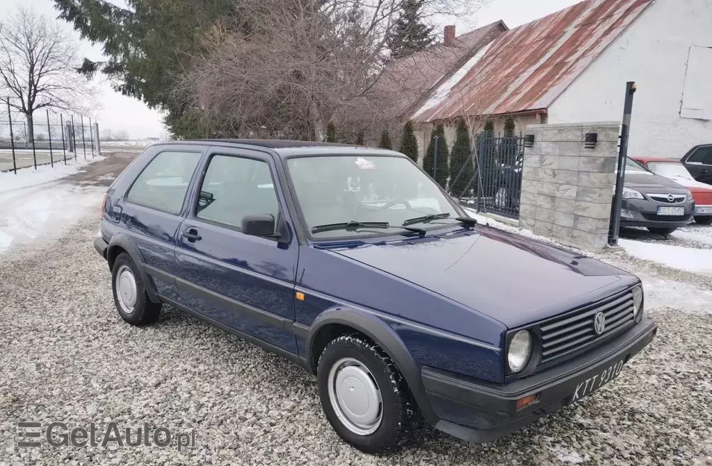 VOLKSWAGEN Golf 