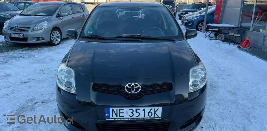 TOYOTA Auris 