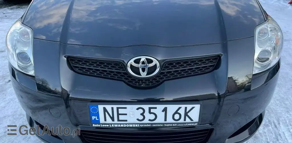 TOYOTA Auris 