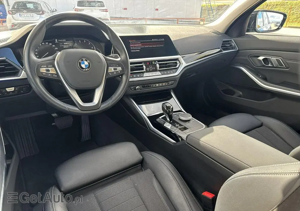 BMW Seria 3 318i Sport Line