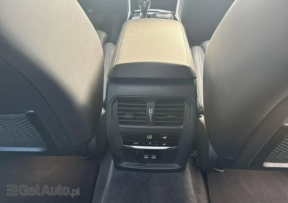 BMW Seria 3 318i Sport Line