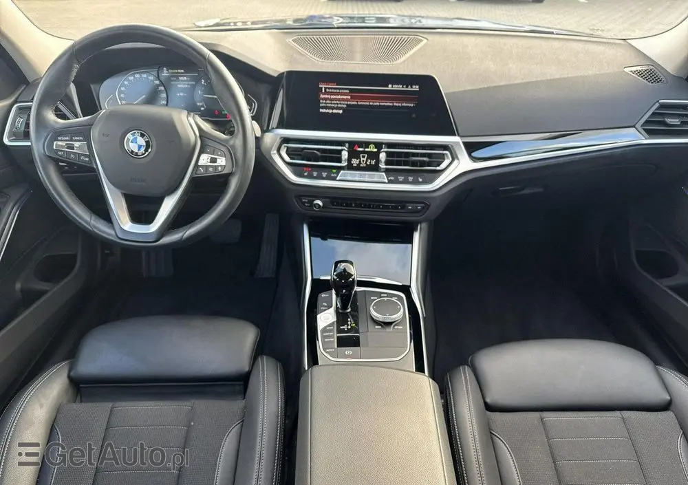BMW Seria 3 318i Sport Line