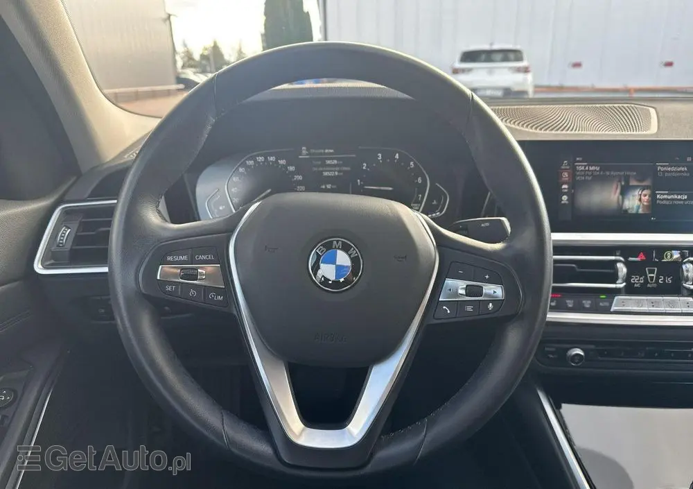 BMW Seria 3 318i Sport Line