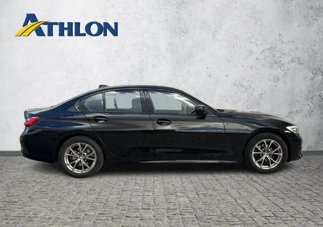 BMW Seria 3 318i Sport Line