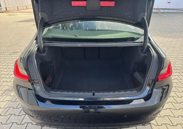 BMW Seria 3 318i Sport Line