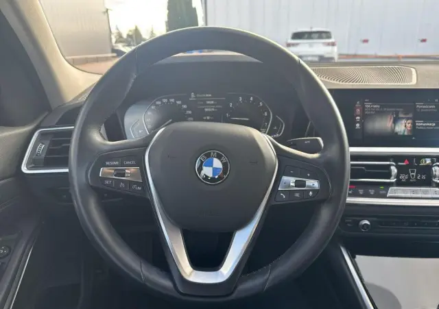 BMW Seria 3 318i Sport Line