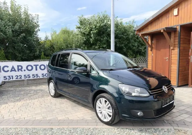 VOLKSWAGEN Touran 