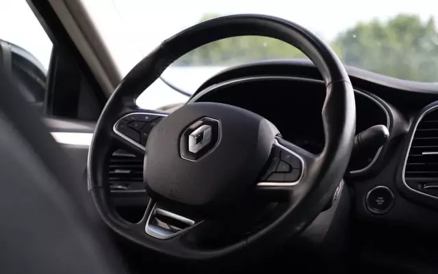 RENAULT Talisman 1.3 TCe FAP Intens EDC