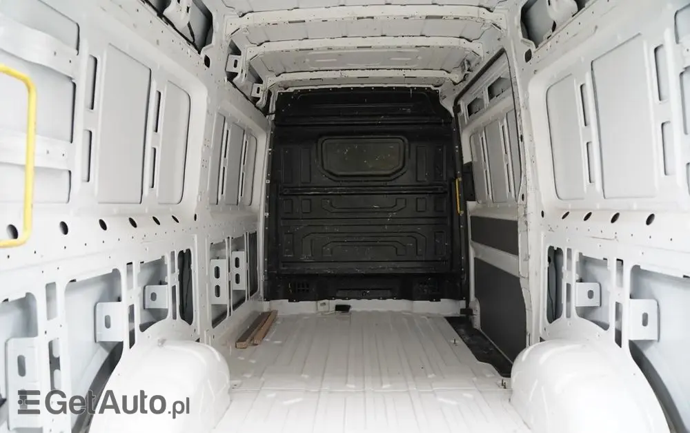 VOLKSWAGEN CRAFTER  / 2.0 D / FURGON BLASZAK / DMC: 3500 KG / 2018 ROK / SPROWADZONY / PO KONTRAKCIE SERWISOWYMN 