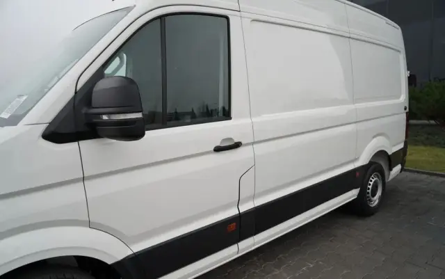 VOLKSWAGEN CRAFTER  / 2.0 D / FURGON BLASZAK / DMC: 3500 KG / 2018 ROK / SPROWADZONY / PO KONTRAKCIE SERWISOWYMN 