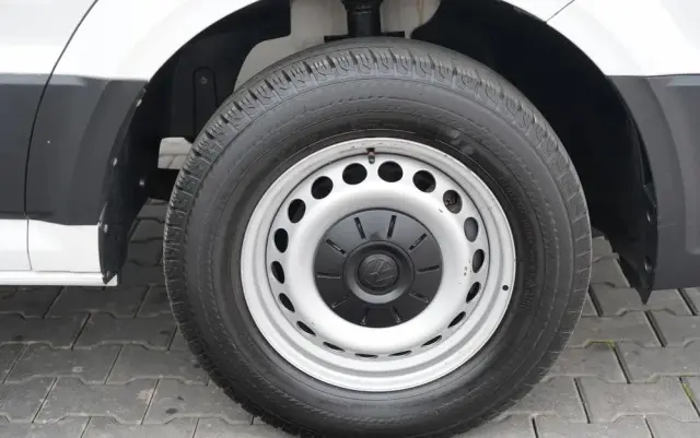 VOLKSWAGEN CRAFTER  / 2.0 D / FURGON BLASZAK / DMC: 3500 KG / 2018 ROK / SPROWADZONY / PO KONTRAKCIE SERWISOWYMN 