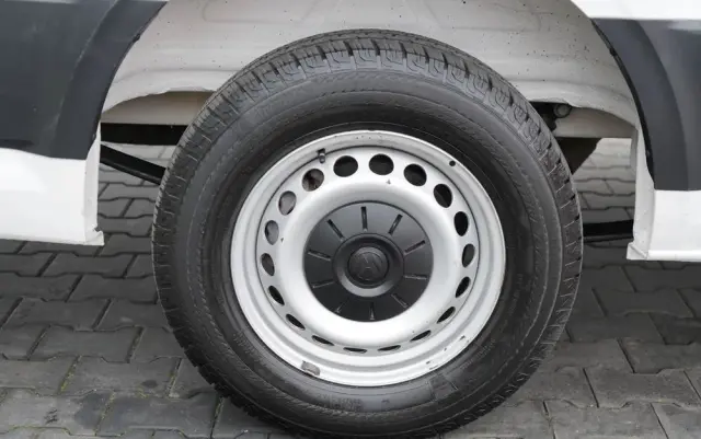 VOLKSWAGEN CRAFTER  / 2.0 D / FURGON BLASZAK / DMC: 3500 KG / 2018 ROK / SPROWADZONY / PO KONTRAKCIE SERWISOWYMN 