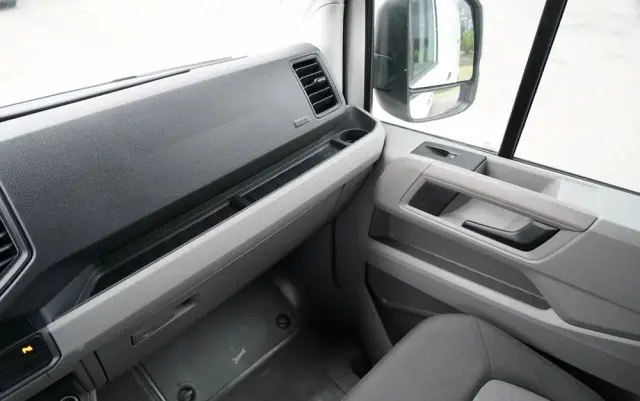 VOLKSWAGEN CRAFTER  / 2.0 D / FURGON BLASZAK / DMC: 3500 KG / 2018 ROK / SPROWADZONY / PO KONTRAKCIE SERWISOWYMN 