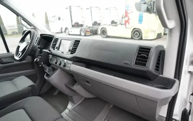 VOLKSWAGEN CRAFTER  / 2.0 D / FURGON BLASZAK / DMC: 3500 KG / 2018 ROK / SPROWADZONY / PO KONTRAKCIE SERWISOWYMN 