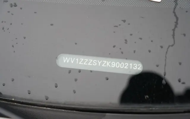 VOLKSWAGEN CRAFTER  / 2.0 D / FURGON BLASZAK / DMC: 3500 KG / 2018 ROK / SPROWADZONY / PO KONTRAKCIE SERWISOWYMN 