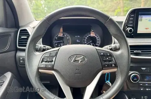 HYUNDAI Tucson 