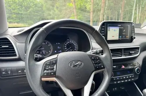 HYUNDAI Tucson 
