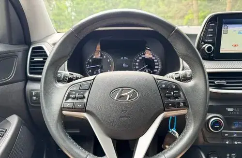 HYUNDAI Tucson 